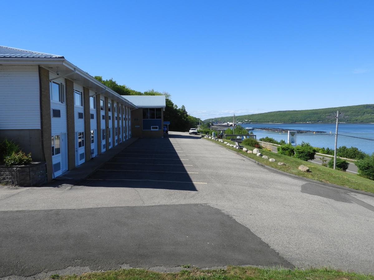 Admiral Digby Inn Restaurant And Cottages Buitenkant foto