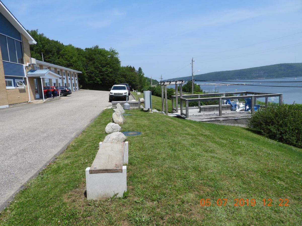 Admiral Digby Inn Restaurant And Cottages Buitenkant foto